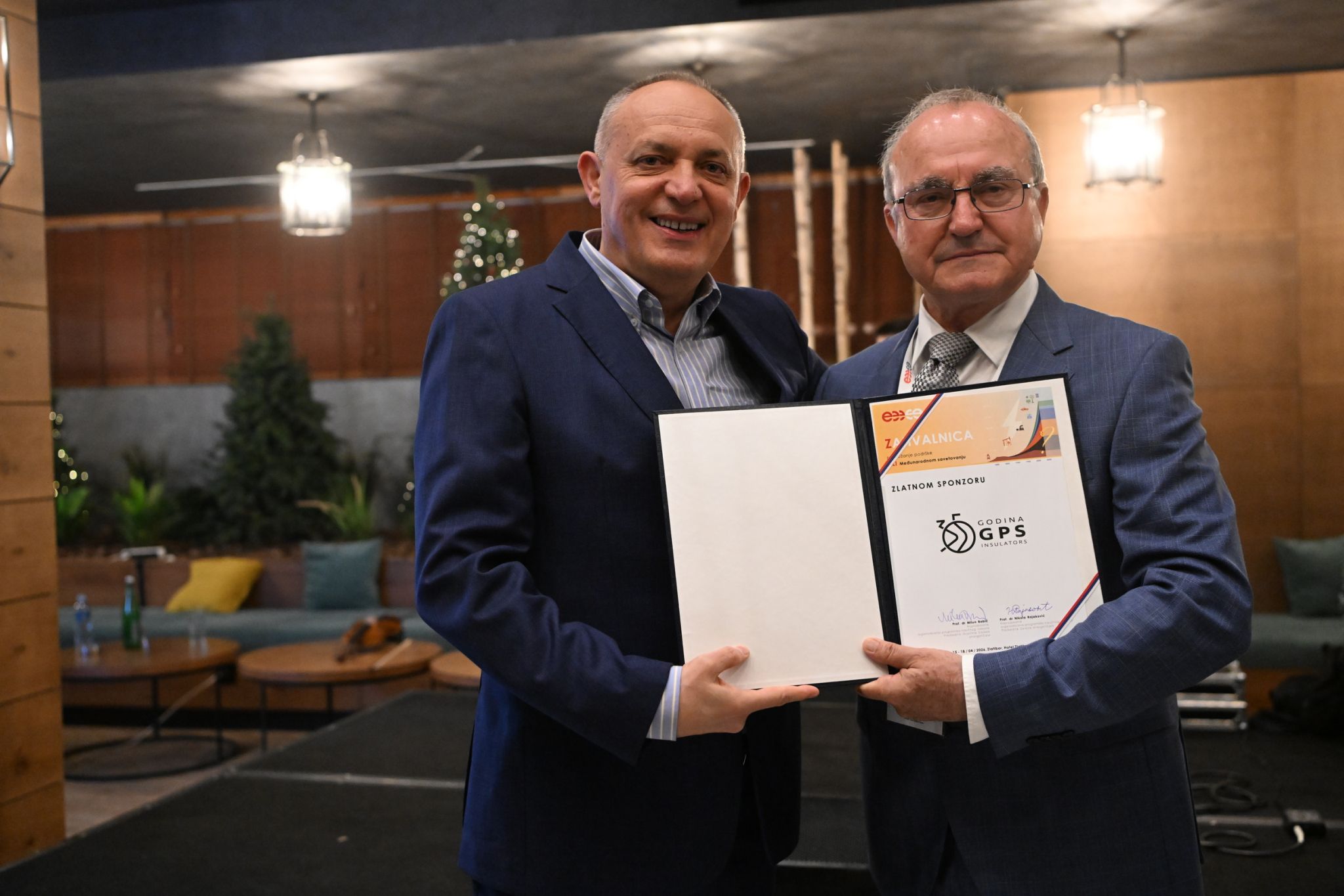 Marjan Vujović prima počasnu plaketu na savetovanju ENERGETIKA 2026